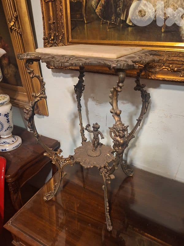 طقم طاولات برونز اسباني وجه رخام اونكس رائع جدا مميز انتيك 2