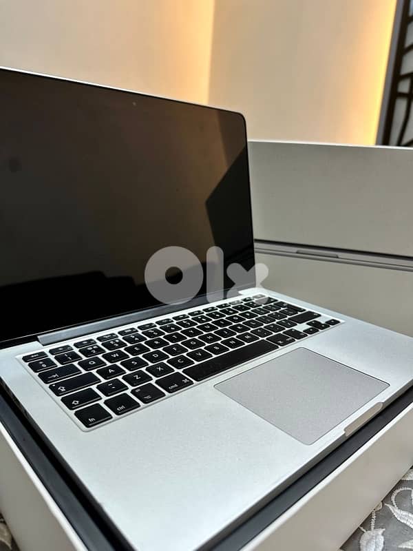 MacBook Pro 13” (Retina, Early 2015) 1