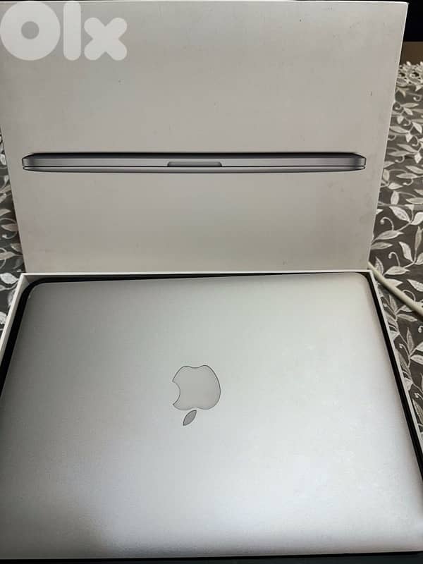 MacBook Pro 13” (Retina, Early 2015) 3