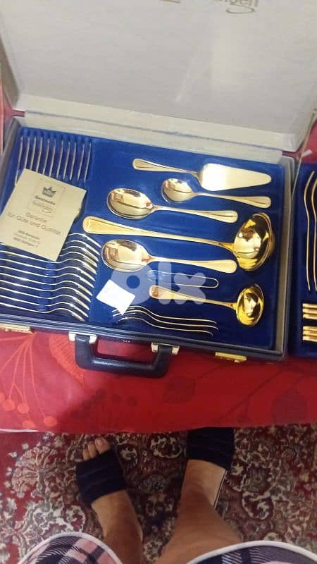 مجموعة للسفرة مغطسة بالدهب ٢٤ 2