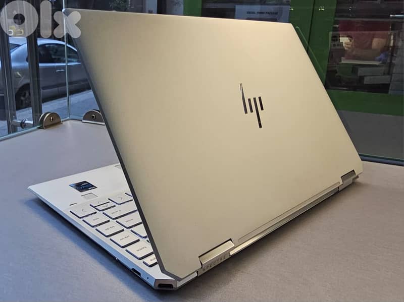 HP SPECTRE X360 (Like New) / Core I7 - 11th 4