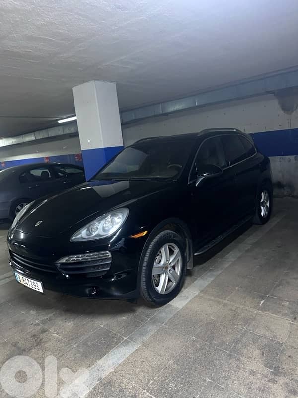 Porsche Cayenne 2011 0
