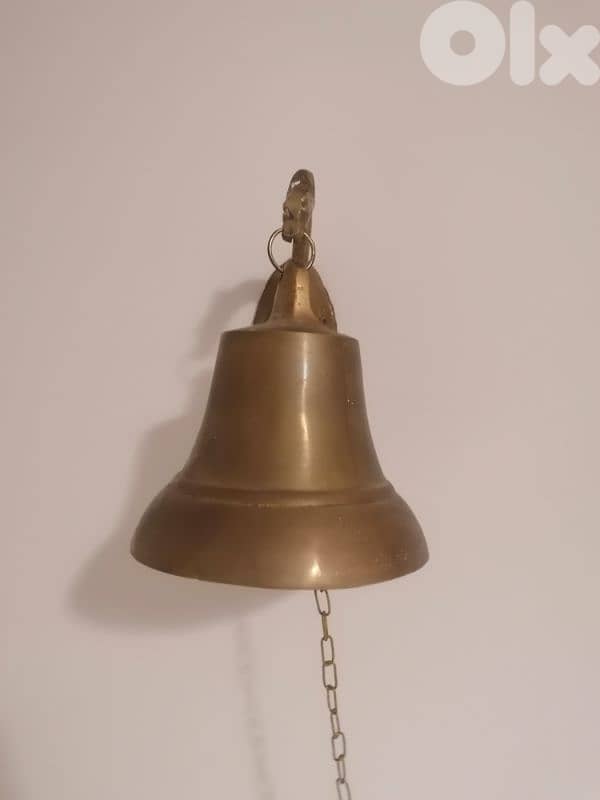 جرس نحاس اصلي مع ستاند 1