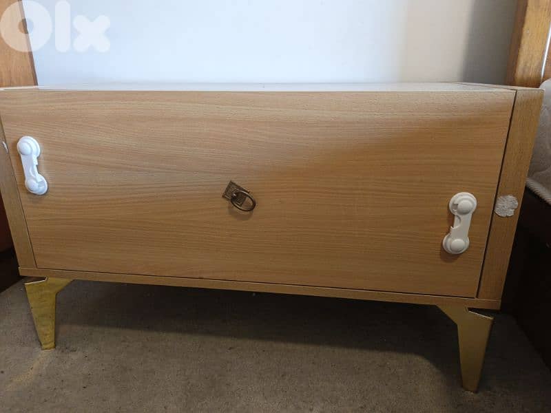 حرق سعر ليوم واحد طاولة Makeup  كتييير مرتبة مع طاولة صغيري  و TV Unit 2