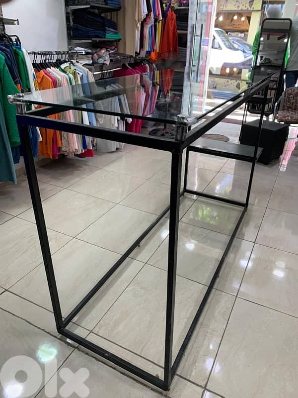 display table stand 2