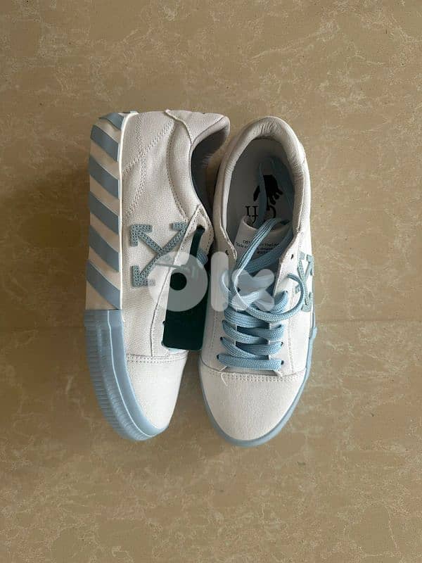 Off white Vulcanized low 41. New with tags 0