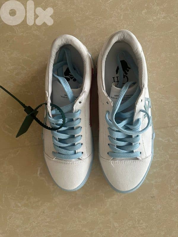 Off white Vulcanized low 41. New with tags 2