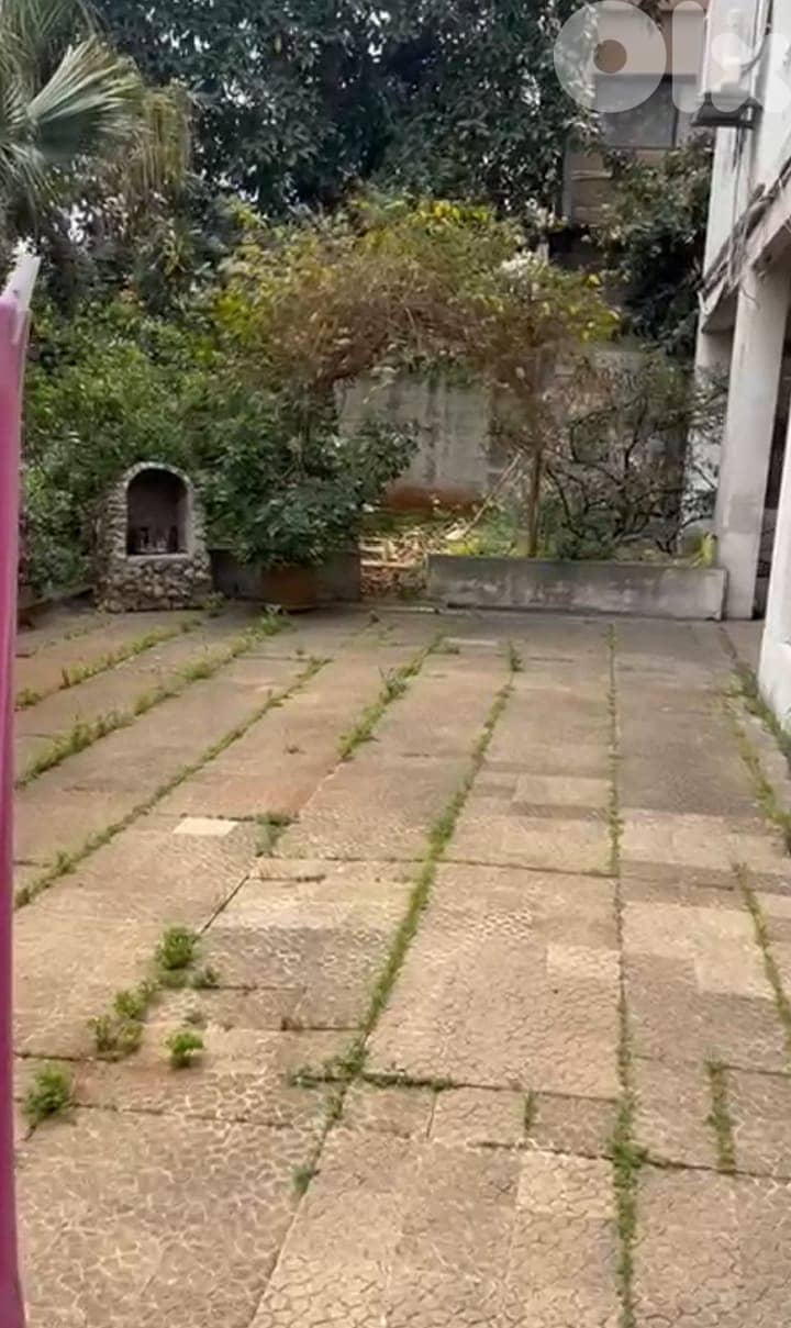 Apartment with Terrace 266 Sqm for sale in Hazmieh شقة في الحازمية 0