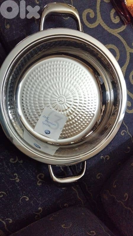 hot pan amc 28cm new for sale plus softiera 24cm also new 4