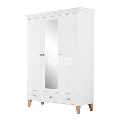 Wooden Wardrobe with 3 Drawers - خزانة خشبية مزودة بـ ٣ أدراج