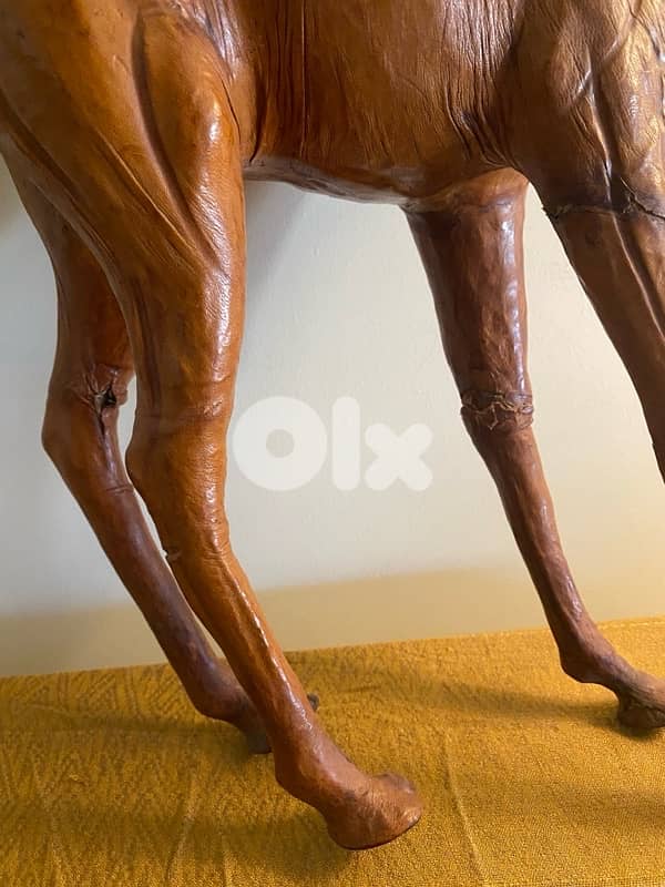 camel figurine 2