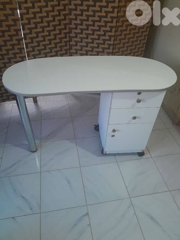 تجهيز صالة تجميل 0