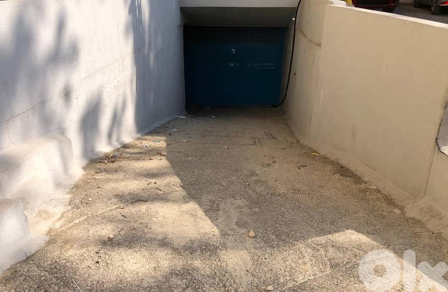 Warehouse for sale in Zouk Mosbeh 300 Sqm مستودع للبيع في الزوق 0