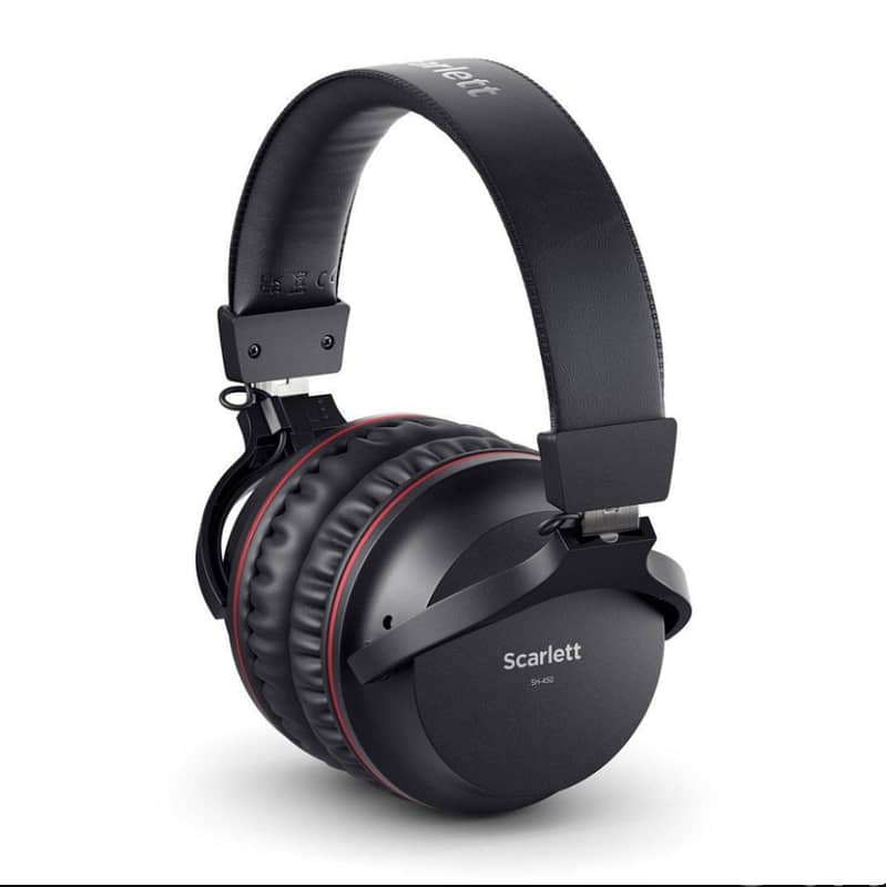 Focusrite Scarlett 2i2 Studio 4th Gen Audio Interface 2