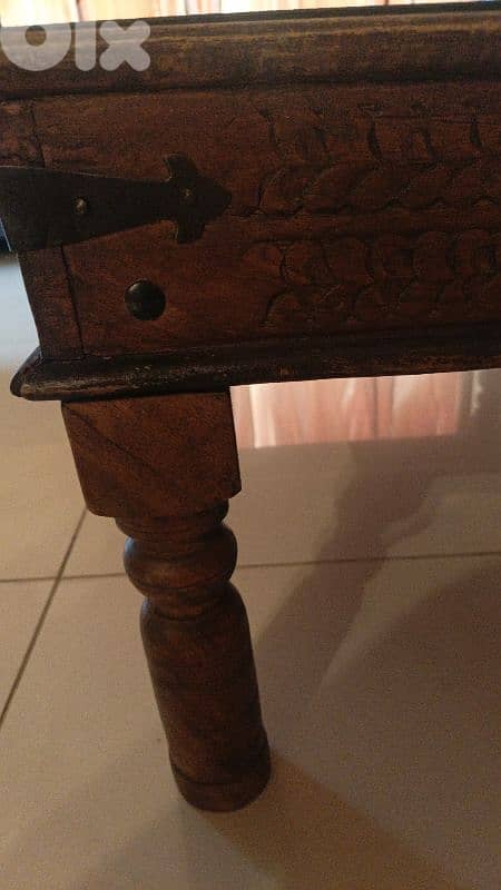 antique table and chair and mirrors 1