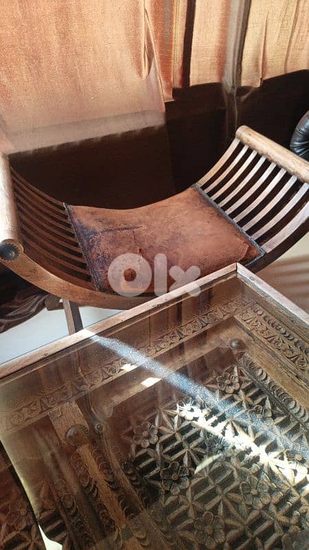 antique table and chair and mirrors 4