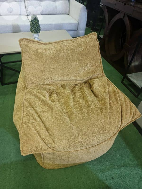 زاوية درزة  مع ٢ بوف.   Corner with 2 pouf 5