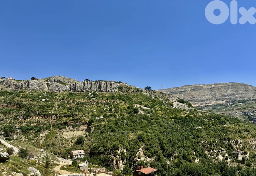 32,000 SQM Land in Faraya + spectacular Mountains ( Non Obstructed) 2