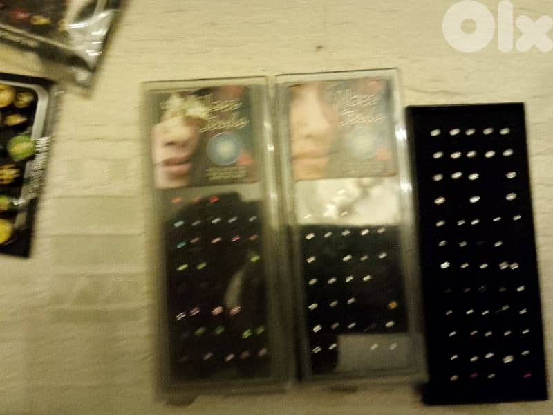 nose studs 0