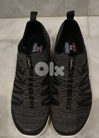 Black Woman Sneakers - Made in Vietnam