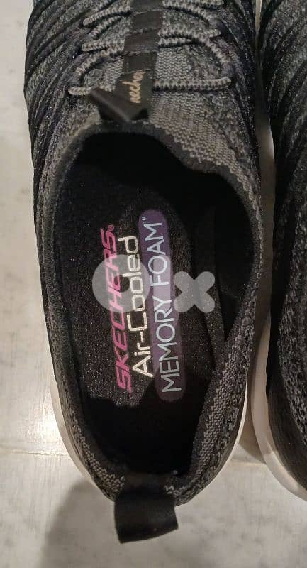 Black Woman Sneakers - Made in Vietnam 6