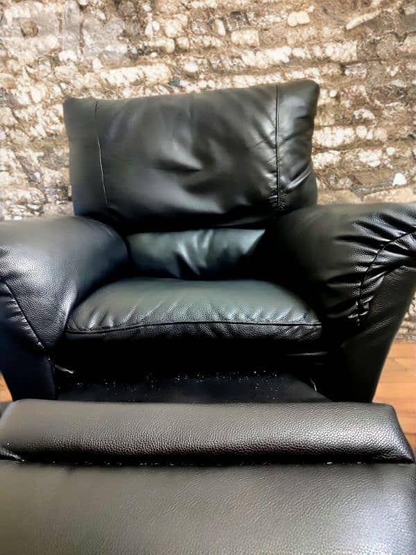 Leather recliner for urgent sale 2