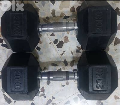 2 × 20kg dumbells like new