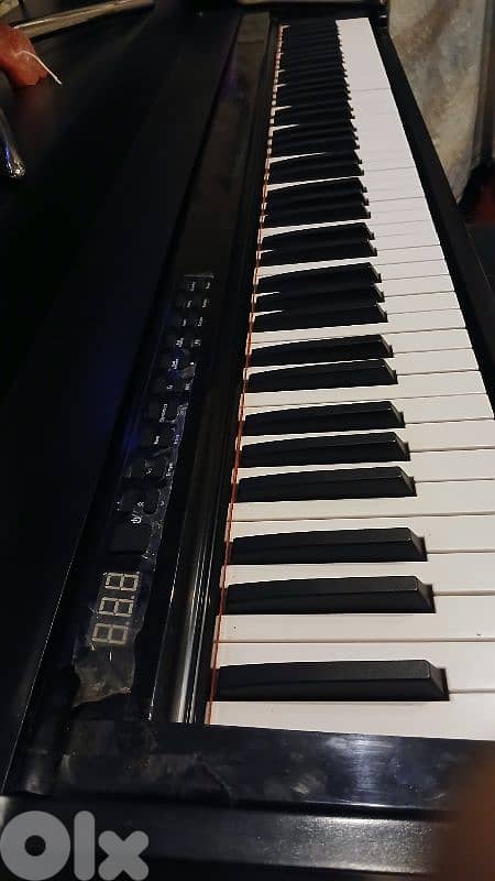 Used digital piano 1