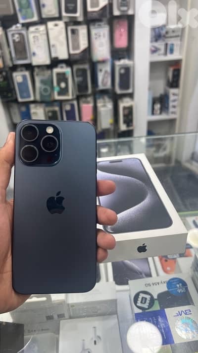 15 pro max 256g dark bleu like new still water resistant