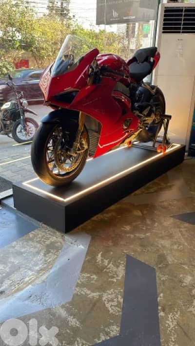 Panigale V4S