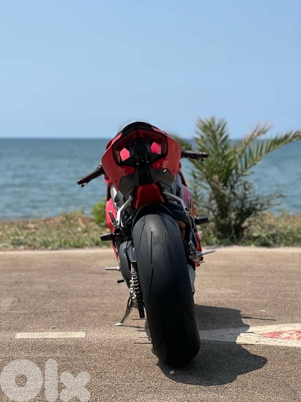 Panigale V4S 10