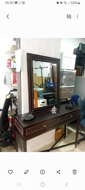 كونسول إيطالي شبه جديد