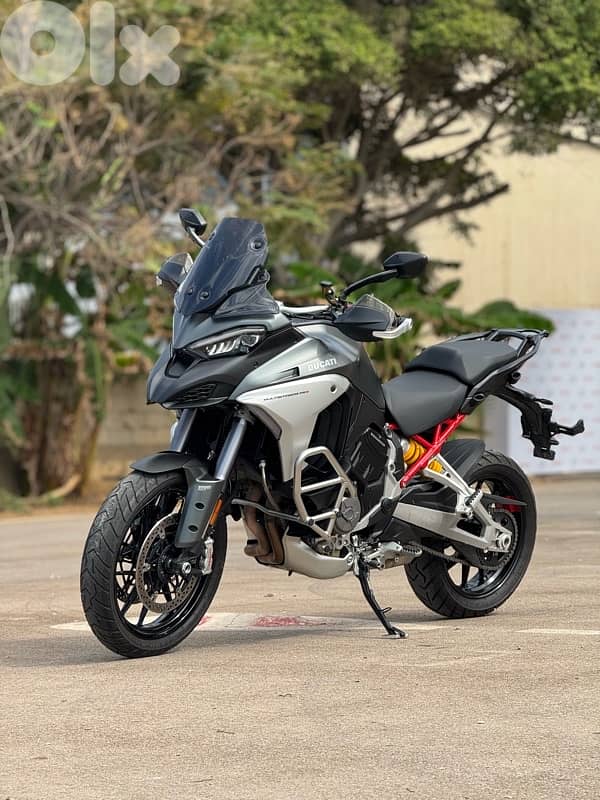 Multistrada V4S 1