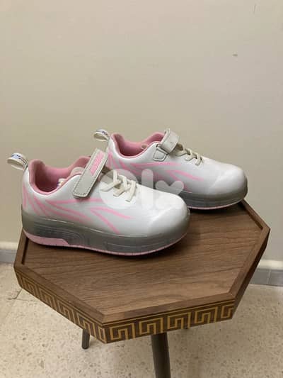Kids LED Roller Sneakers – Pink & White Light