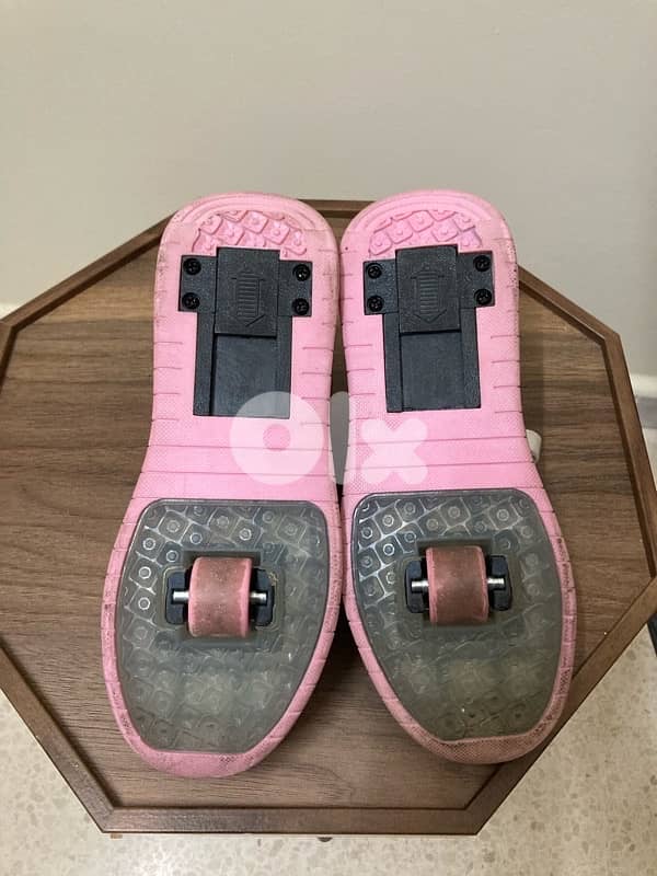 Kids LED Roller Sneakers – Pink & White Light 4