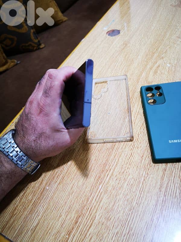 Samsung Galaxy S22 Ultra ( 24GB Ram and 256 GB Memory) used like New 2