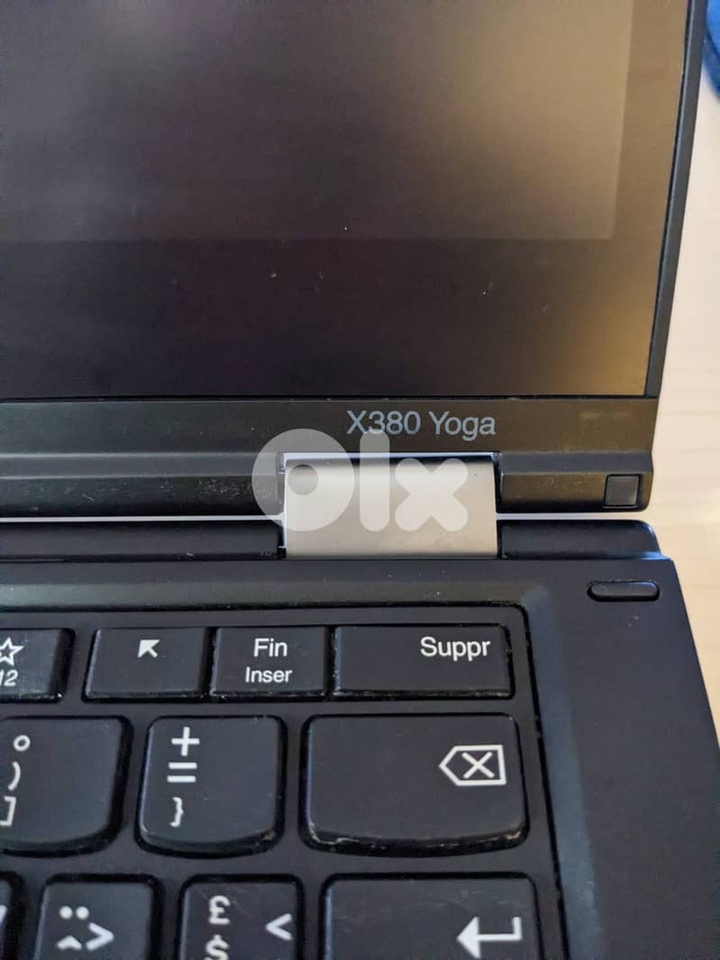 Lenovo Yoga X380 2-in-1 (16GB RAM, 500GB) 2