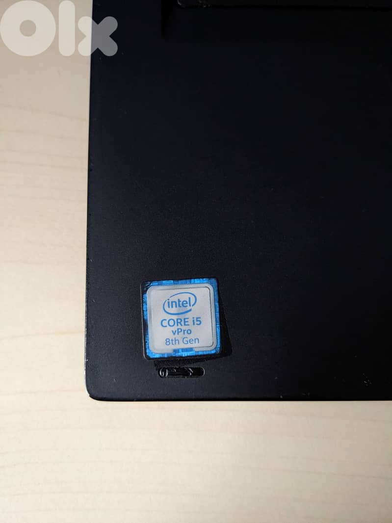 Lenovo Yoga X380 2-in-1 (16GB RAM, 500GB) 4