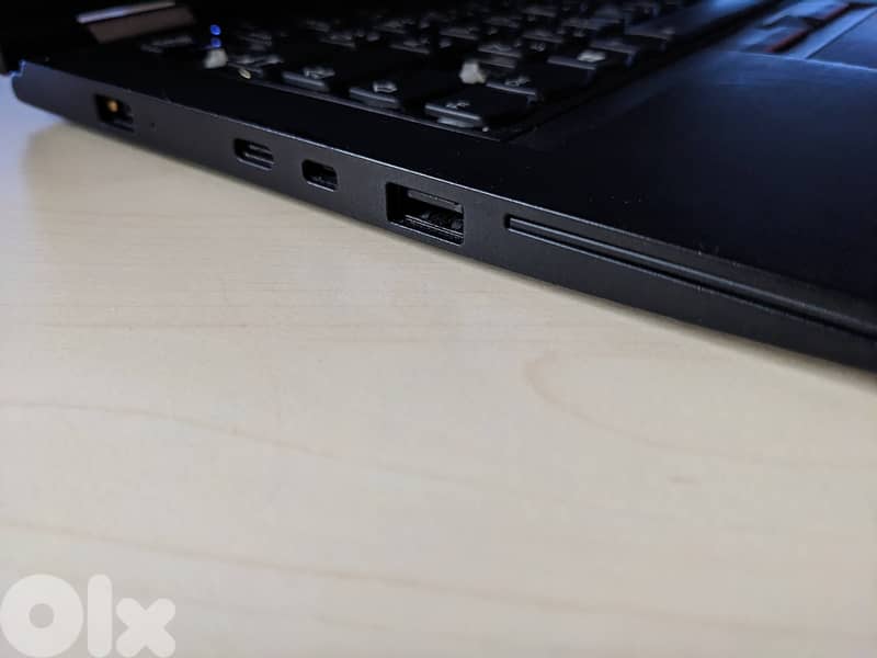 Lenovo Yoga X380 2-in-1 (16GB RAM, 500GB) 7