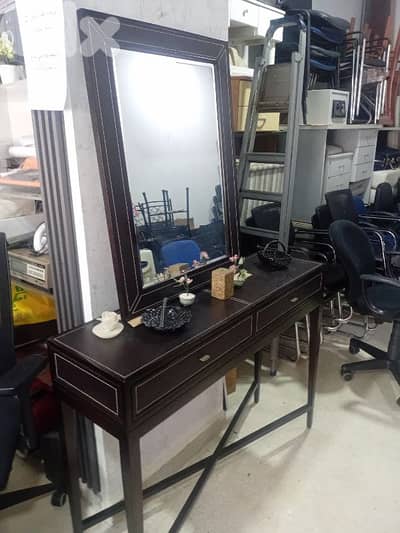 كونسول إيطالي شبه جديد