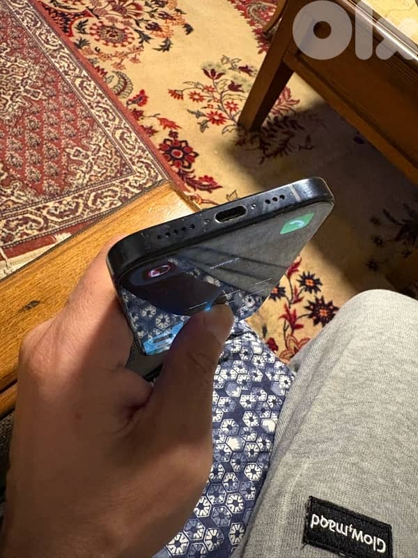 iphone 15 pro 256G battery 93% 4