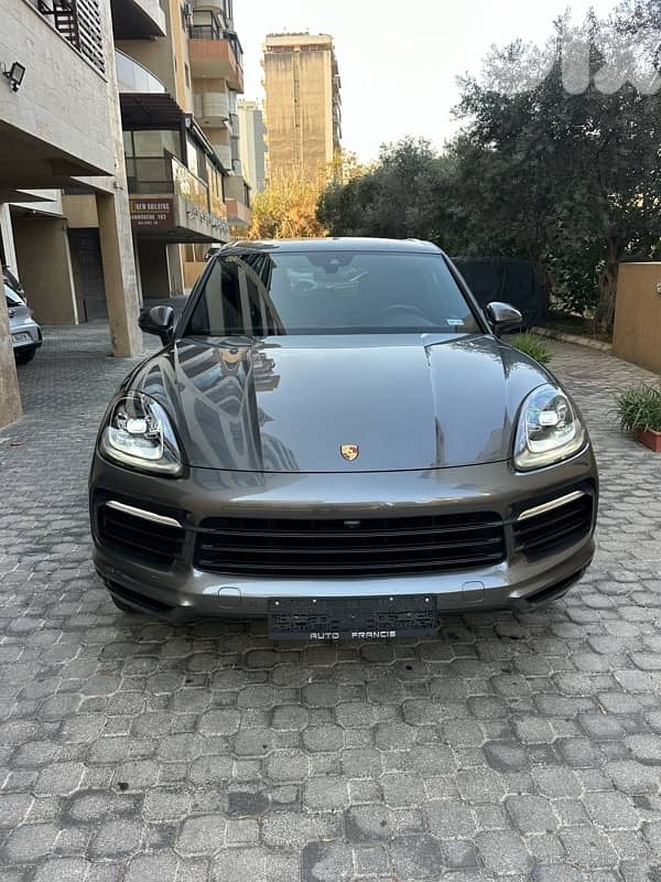 Porsche Cayenne S 2019 gray on black & red (clean carfax) 0