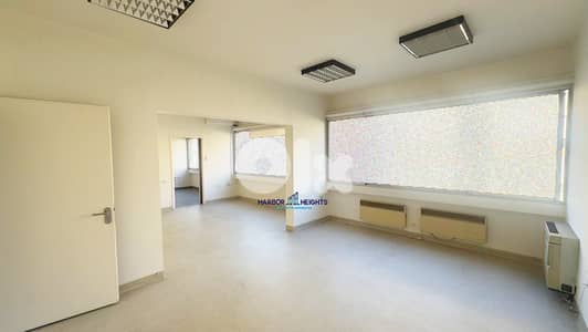 Office for rent in Badaro مكتب للإيجار في بدارو
