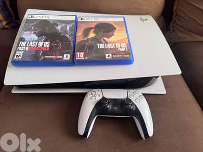 PS5 used + the last of us 1 and 2