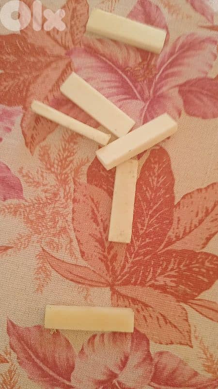 عود تشكيلة كبيرة من ريش العود &غيتار التركي  شمع سيلكون بلاستيكية 9