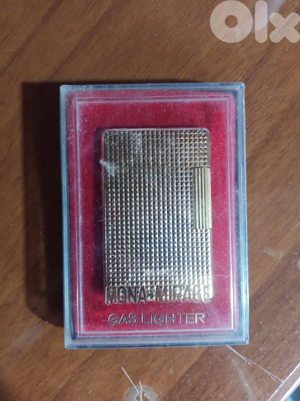 Mona mirage Gold lighter 1
