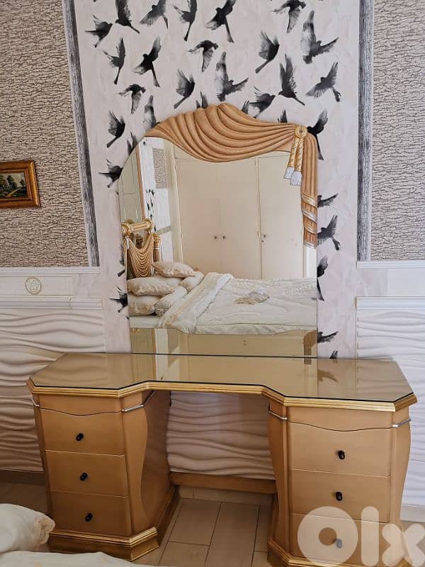غرفة نوم ايطالي كلاسيك / Classic Italian bedroom 7