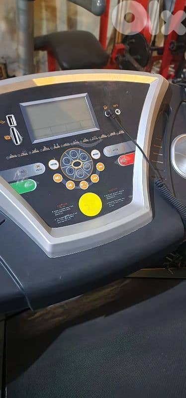 Treadmill Cardio Machine Geo Gym Equipment معدات رياضية متنوعة 3