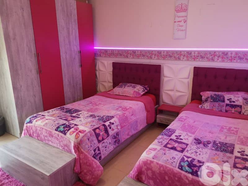 غرفة نوم  /  Girls' bedroom 1