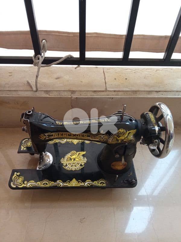 مكنة خياطة أنتيك للبيع ماركة مرسيديس ألاصلية مستعمل نضيف السعر 35$ 0